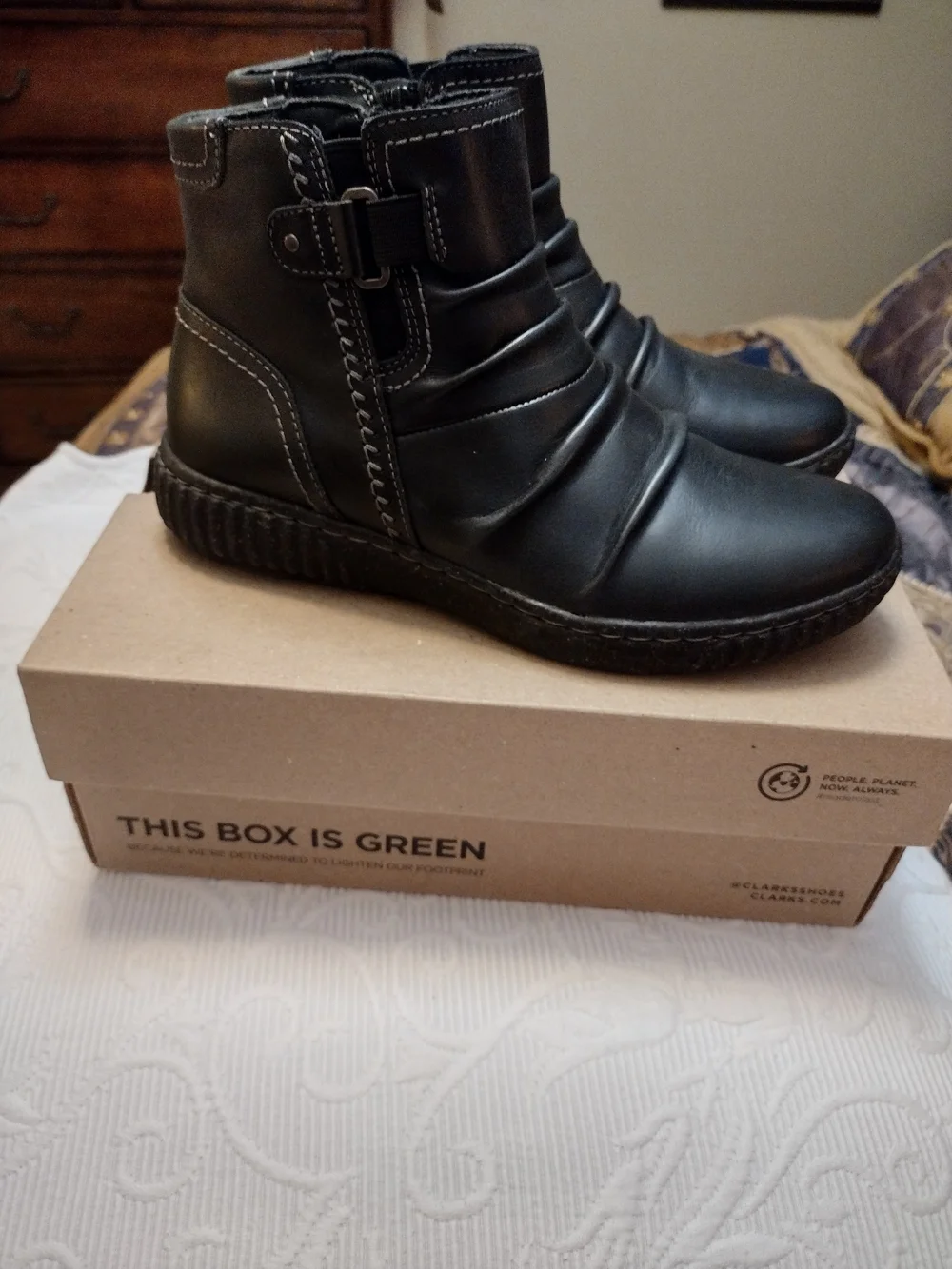 Clarks classic women